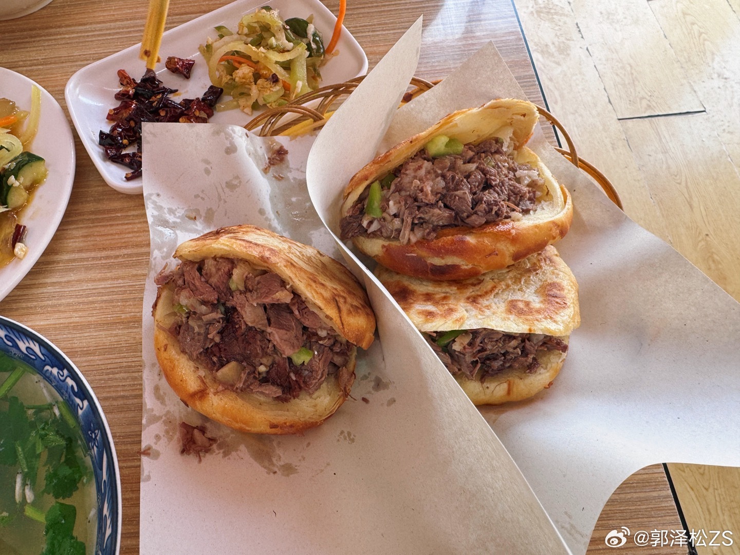 今天拍的500万保密协议车不能发，就发一下硬核午餐吧，老姑娘保定驴火very g