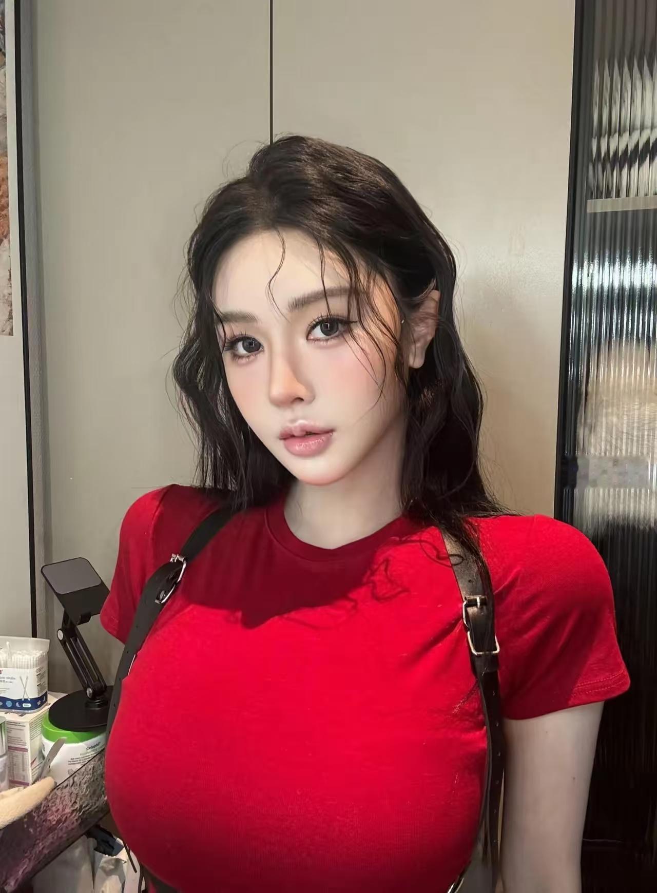 元气满满的一天，从红色开始！💃🏻✨ 高雅气质美女 高雅气质美女 高雅气质美女