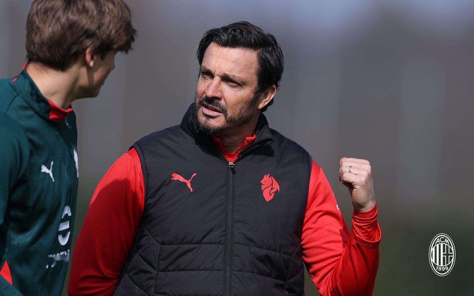 【💪🏻】 🔴⚫️ 今日Milan Futuro的训练备战。sempremi