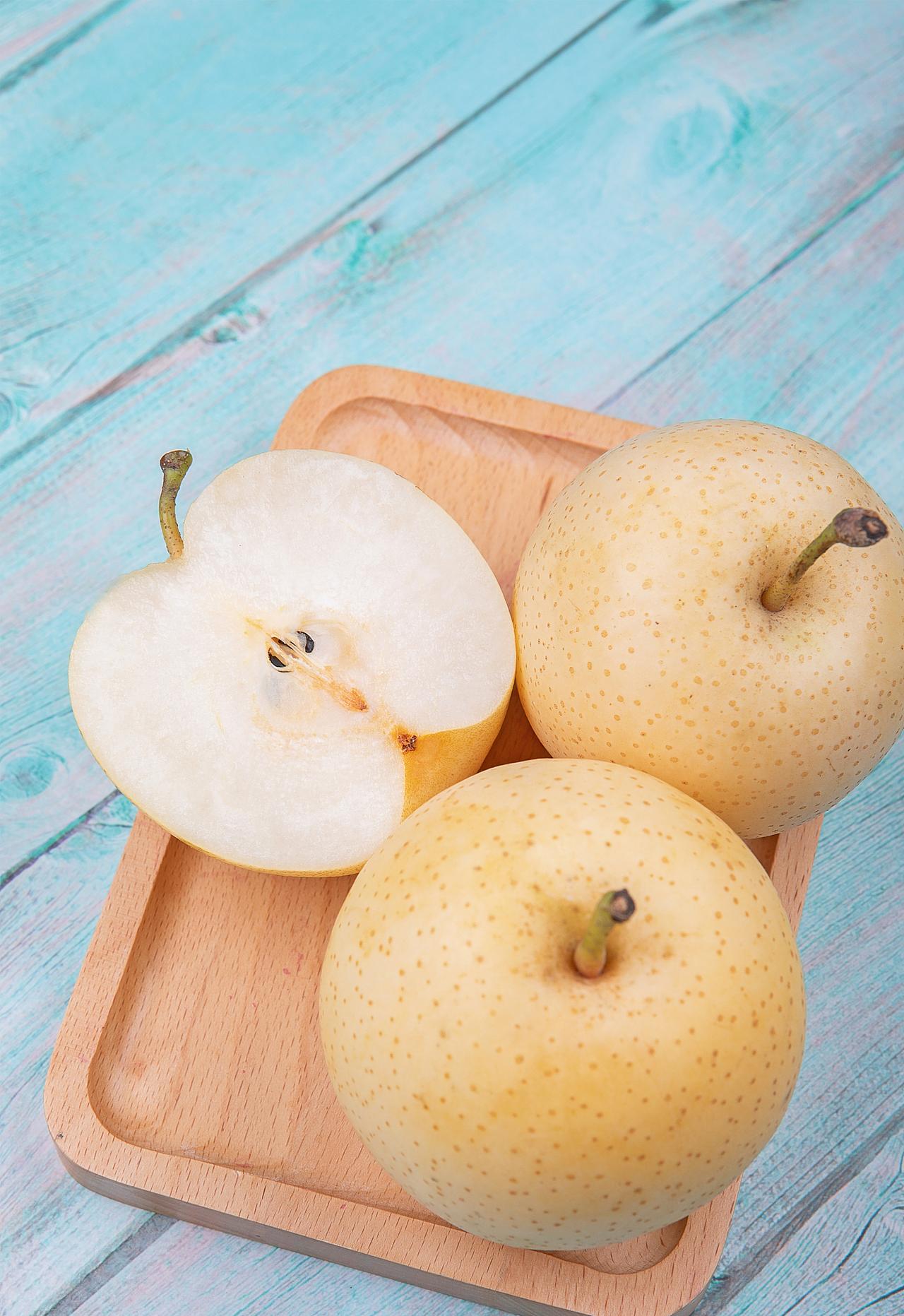 下联：梨儿腹中酸。