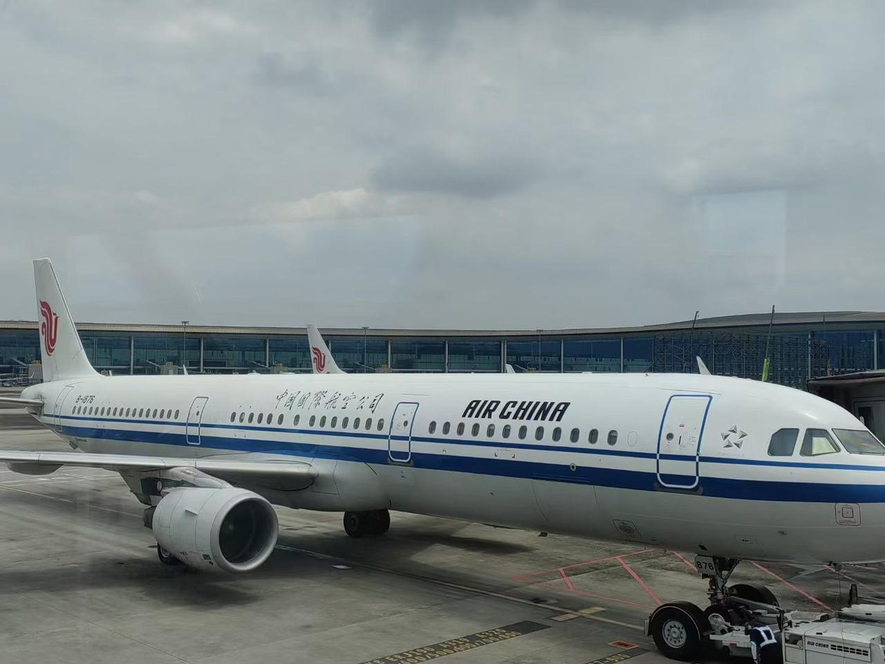 人生在世，只有具备足够的道德，才有可能得到更多的财富。德不到，得不到。德到了，得