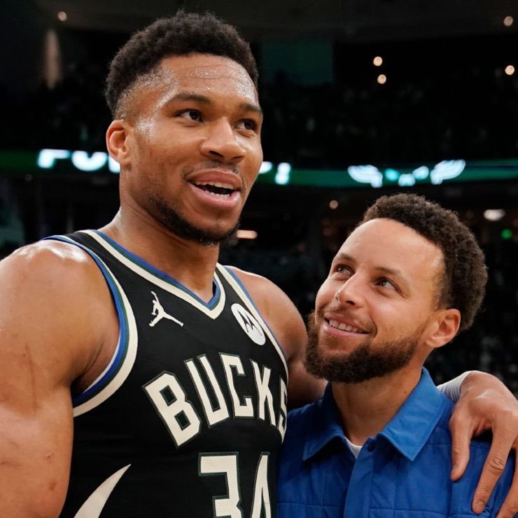 雷吉米勒说 “ 如果我是库里 我会打开我的通讯录 也许是时候给一个名叫扬尼斯安特