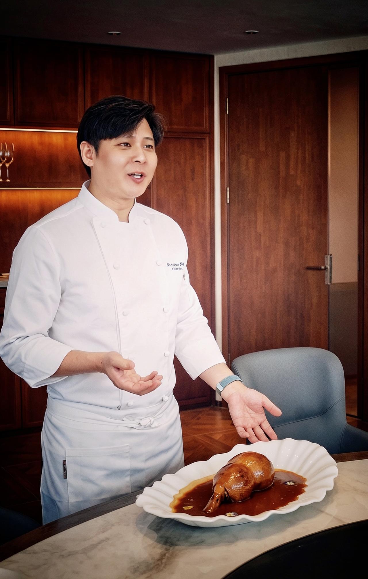 这只福禄鸭，吃的是彩头还是噱头？

哇～
这只福禄鸭一上桌，
我们都忍不住喊出声
