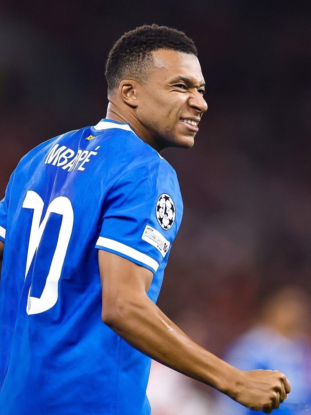 C罗 哪个更强？2013年的C罗 VS 2025年的姆巴佩C罗：• 50场比赛 