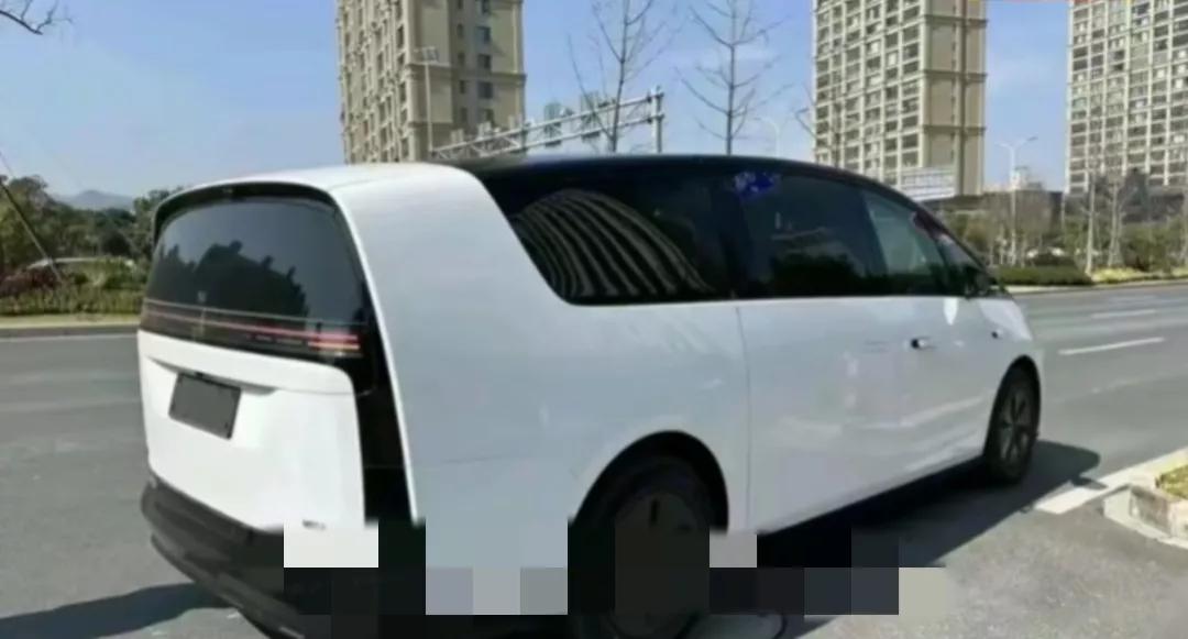 一辆车竟然冲上了热搜，网上对这辆车的恶评如潮，这么说吧，至今为止还没有看到一条评