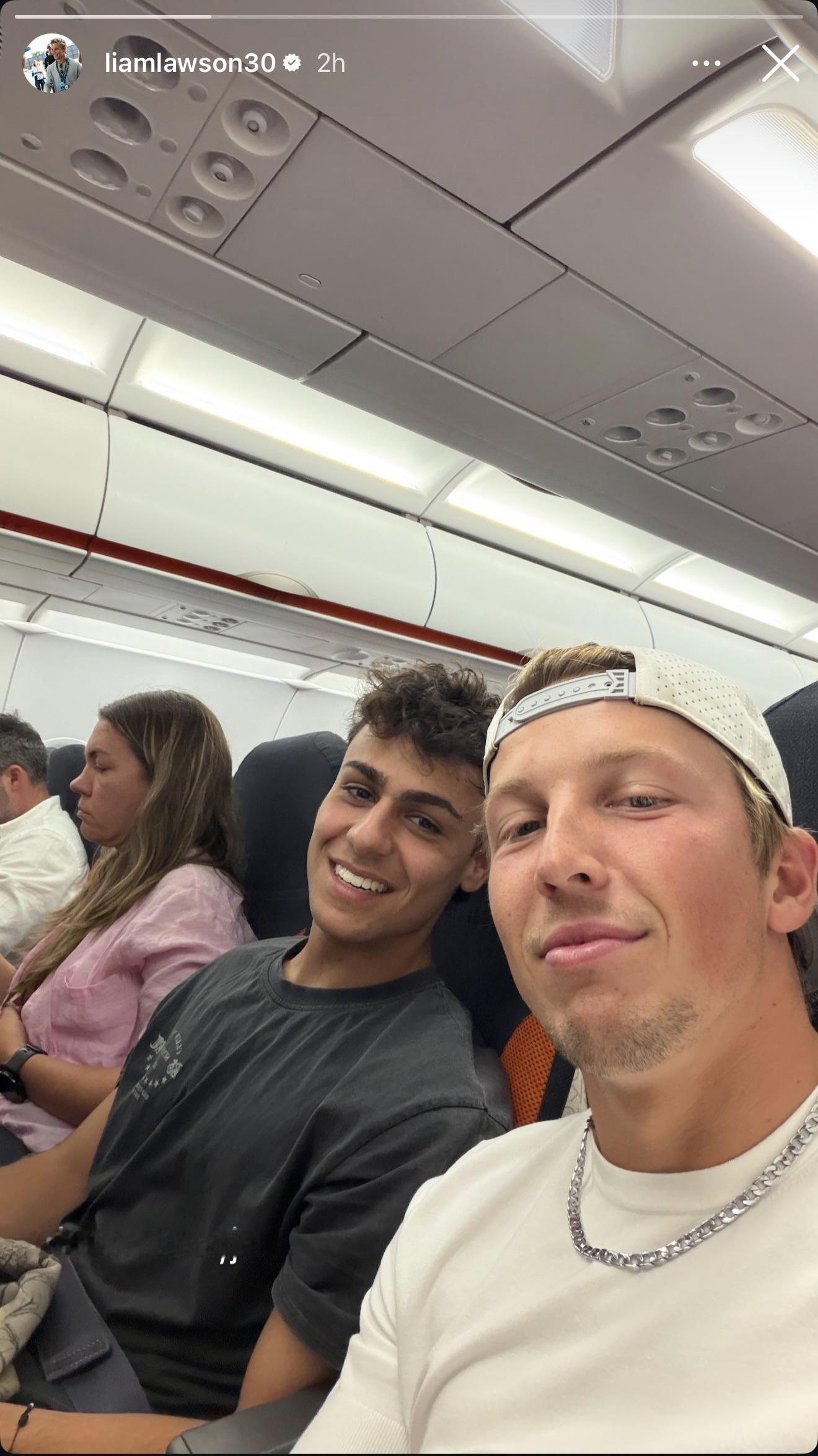上周比利时大奖赛结束后，劳森和林德布拉德一起乘坐廉价航空EasyJet回家，这在