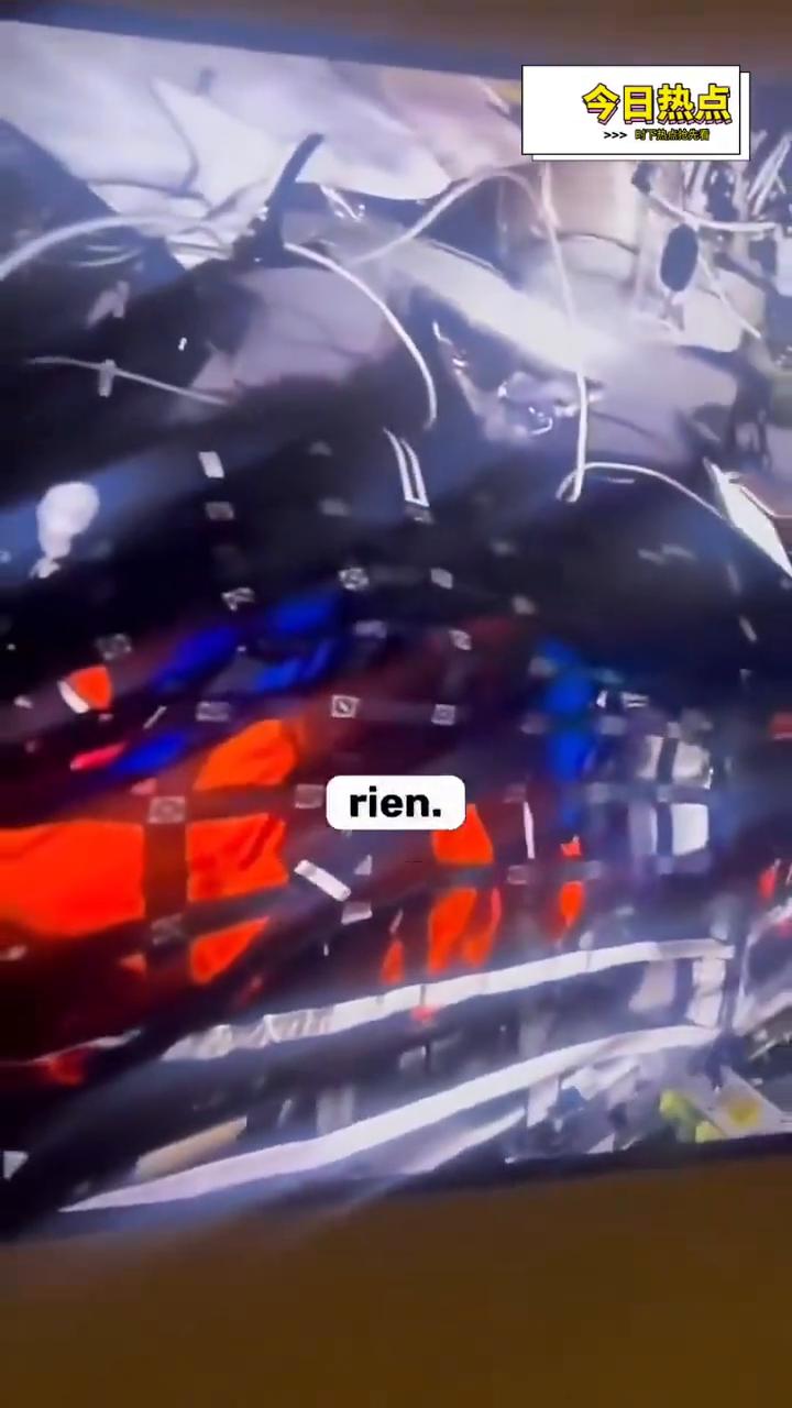 今日热点。
我得给你们看点东西，所以就在这里，我在看直播。关于阿耳忒弥斯2号，任