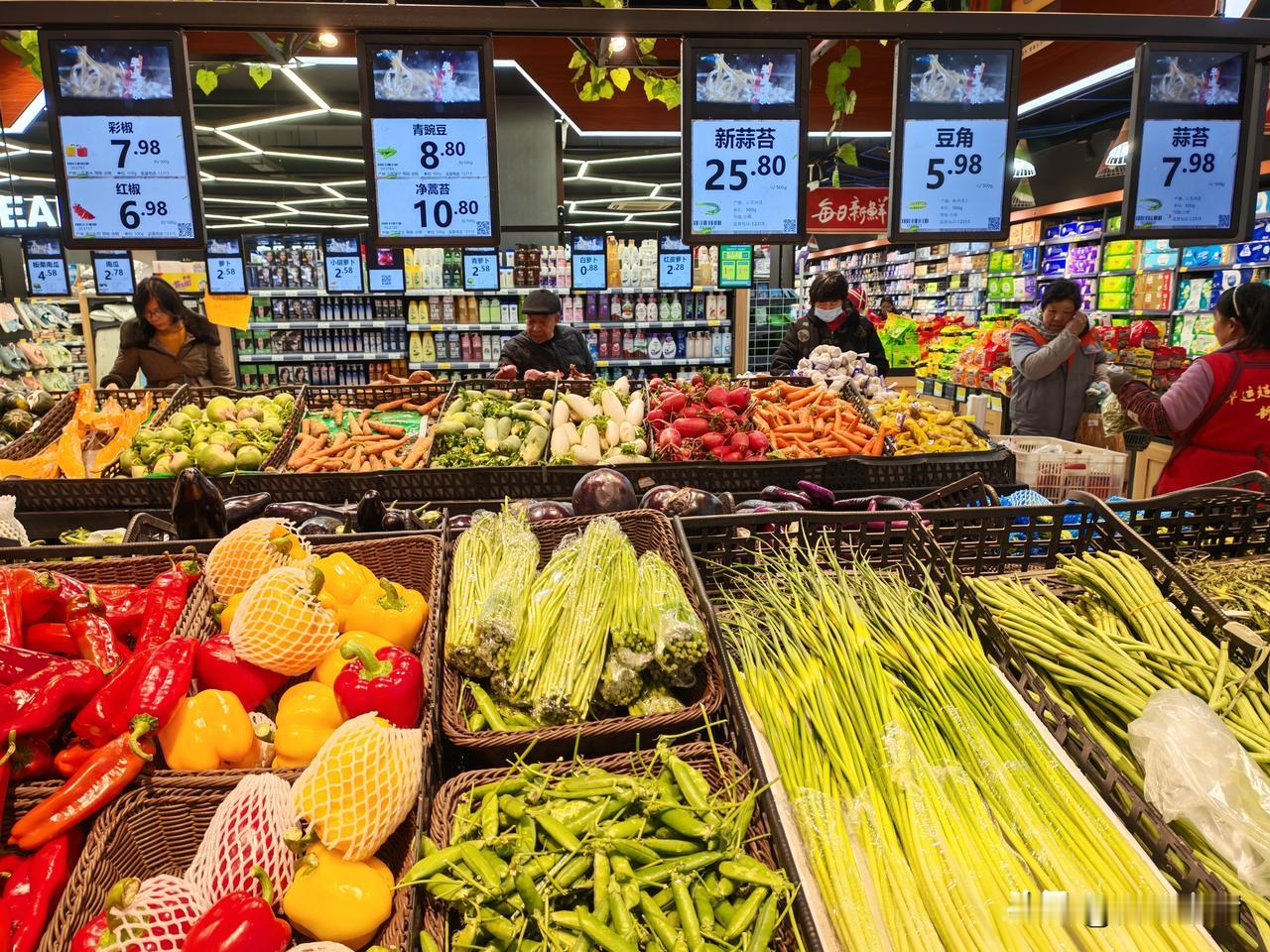 春节的脚步近了，好久没去超市了。今天去超市逛了一下，各类商品琳琅满目，真是要啥有