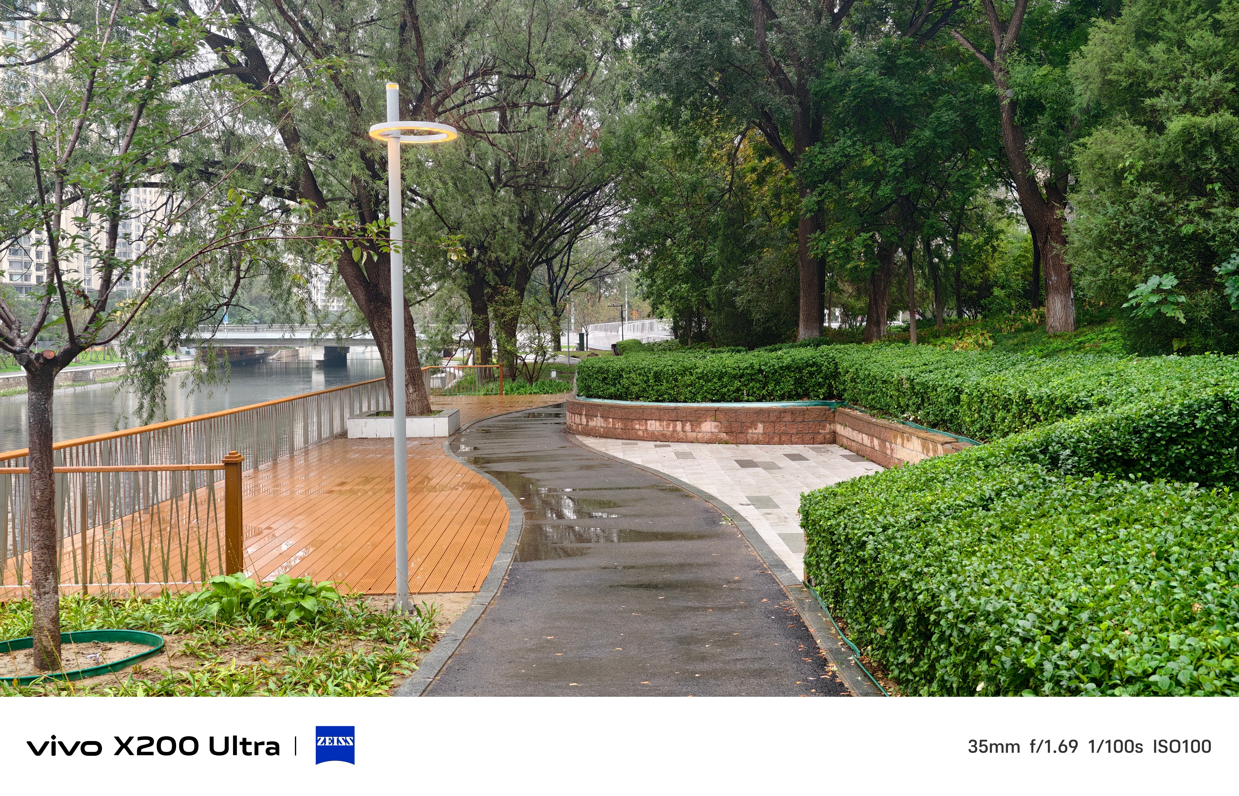 北京雨雨雨雨 短袖出门被冻的瑟瑟发抖，赶紧回去穿了个外套。感觉一下雨，再过几天就