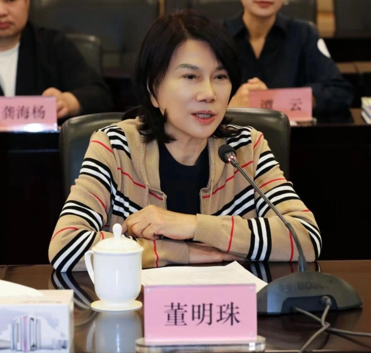 董明珠为何亲自办技校制造业高技能技工缺口大，外部招到的人往往还要长时间磨合，董明