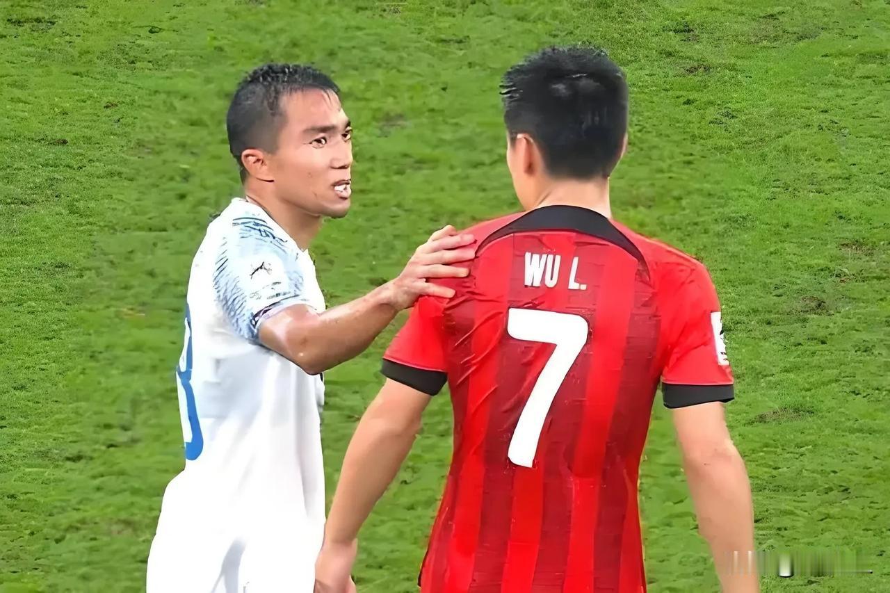 扯平了！“泰国梅西”确定无缘世预赛中泰之战。
  泰国媒体消息，因腹股沟拉伤，有