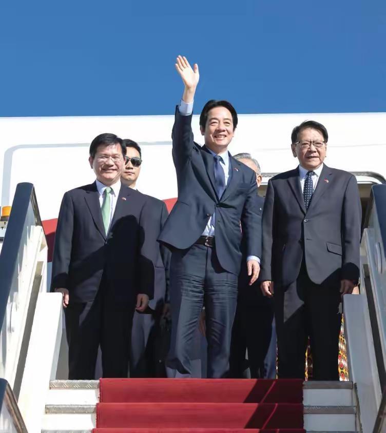 赖清德偷溜回国，四架F16伴飞护主！大陆没动手，是因为压根不值得！5月5日上午1
