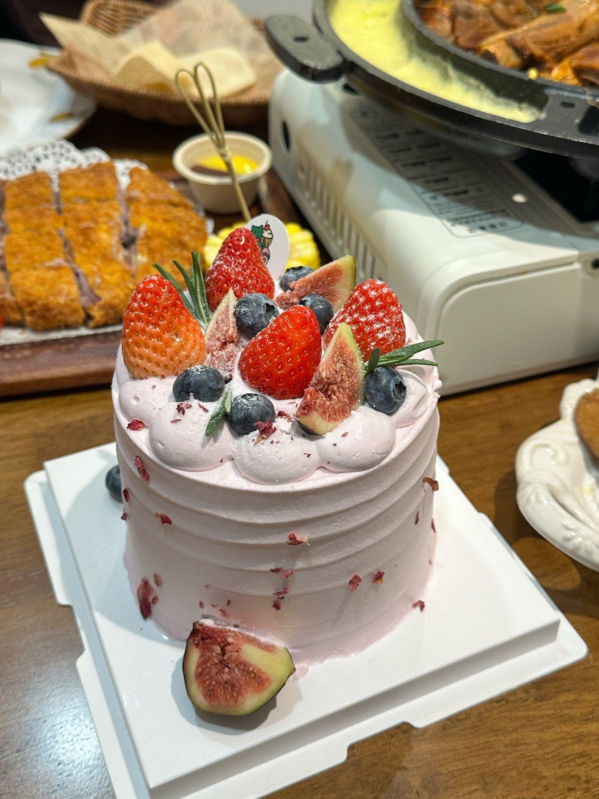 动物奶油 断句陷阱现在吃到好多的生日蛋糕，都感觉味道不对，没有之前的味道好了，很