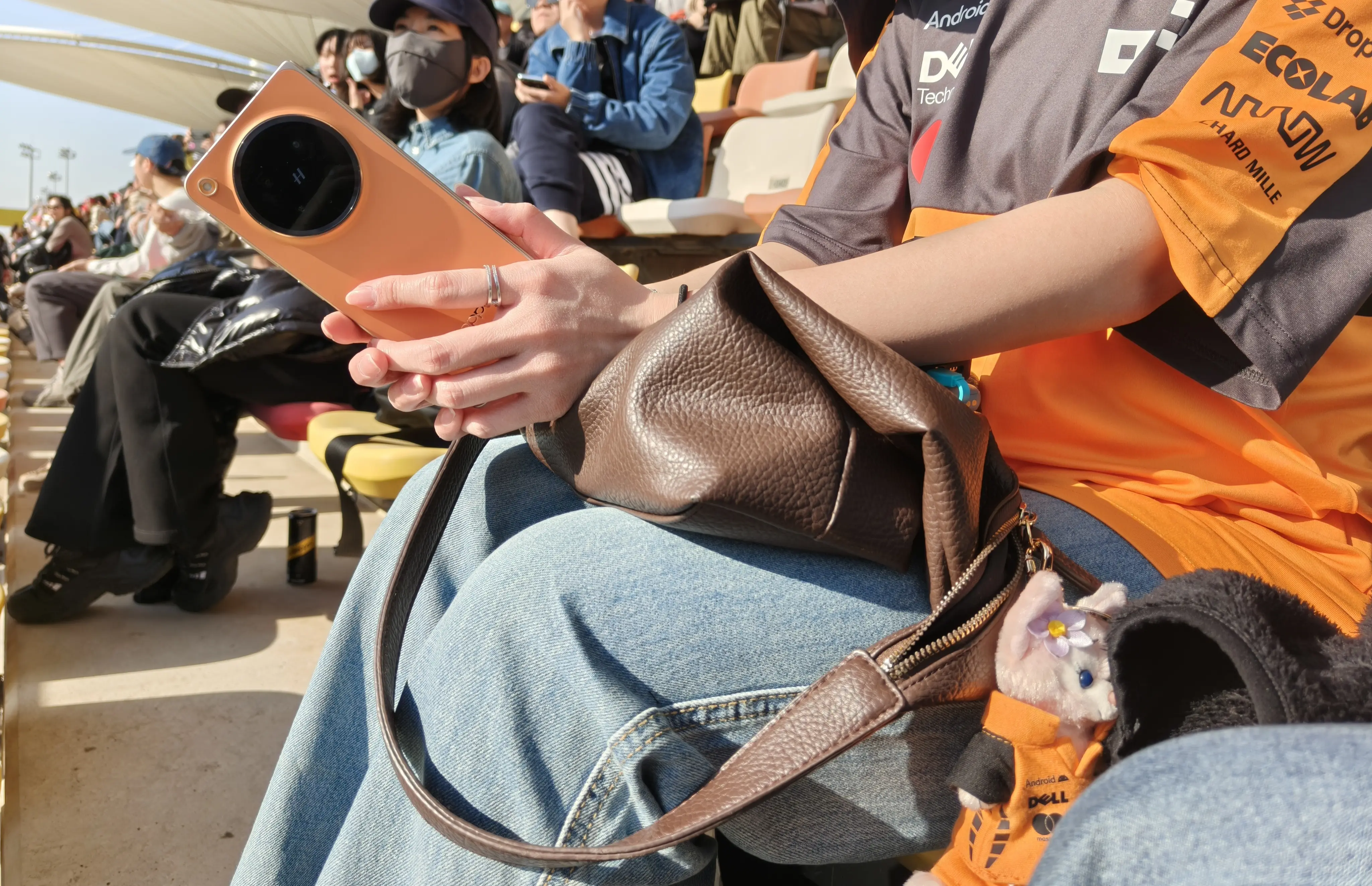 木瓜军团还有主队专属手机？ 求告知是真的还是假的啊？  迈凯伦 mcl...