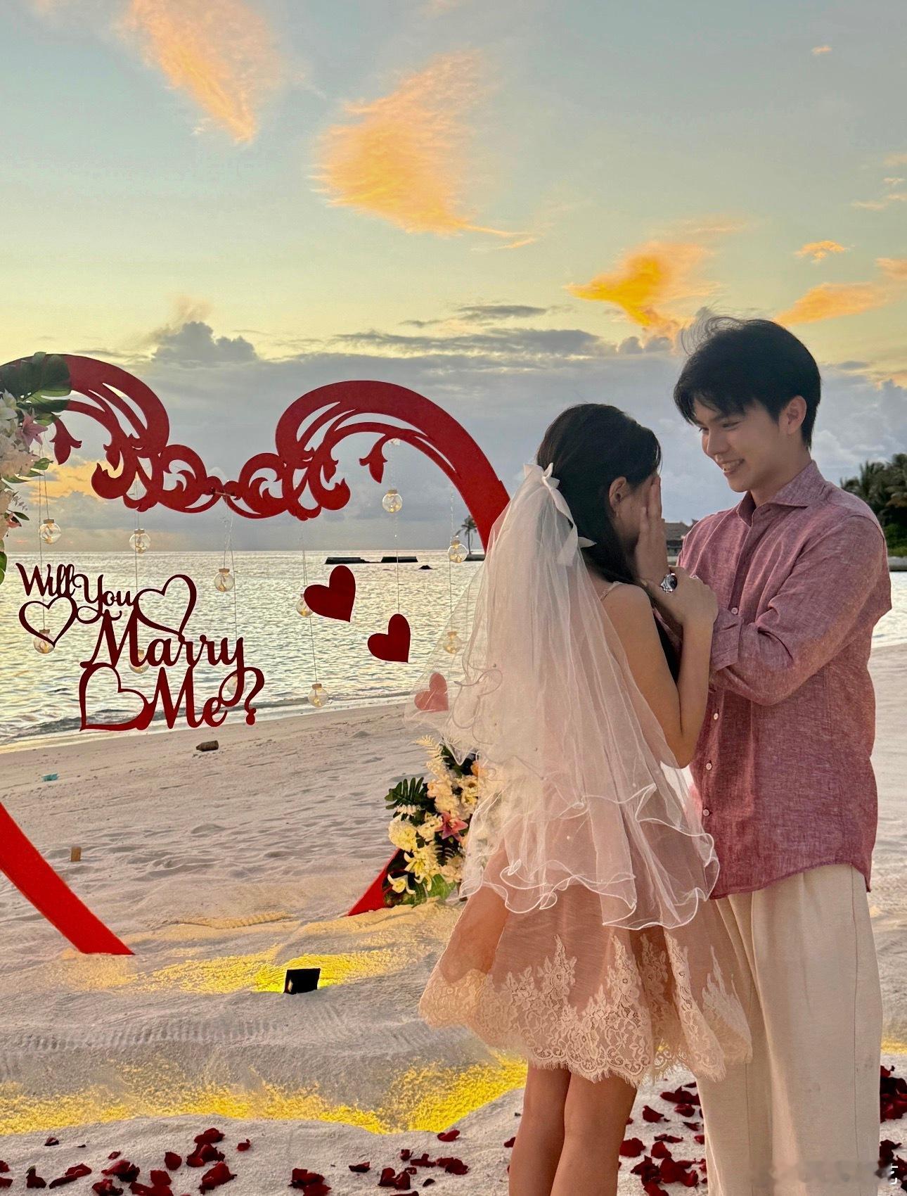 711cp求婚怦然心动20岁第一对求婚的cp 711要幸福啊[捂嘴哭][捂嘴哭]