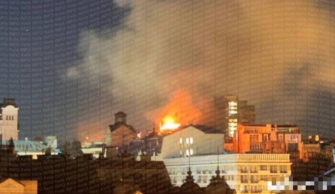 乌克兰机密暴露了？俄军导弹深夜精准打击，西方军事顾问和外国雇佣军下榻酒店——乌克