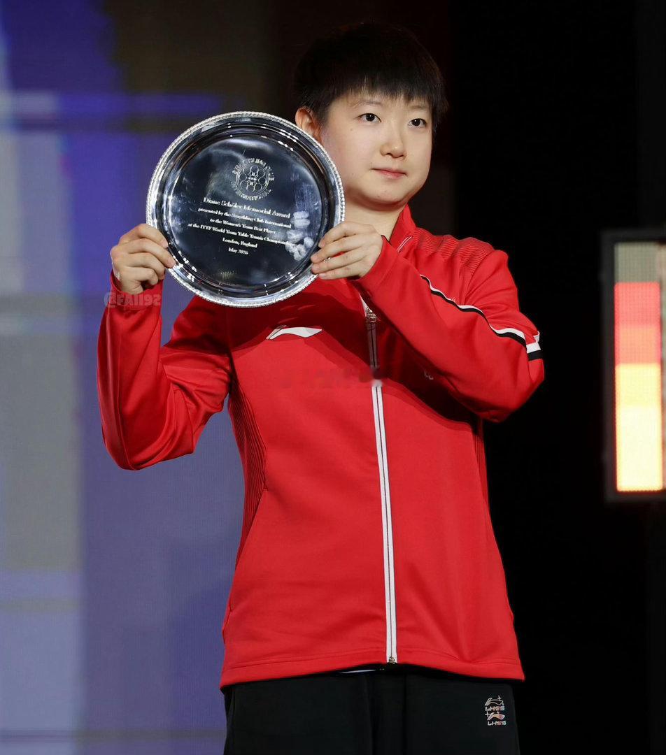 孙颖莎晒照总结世乒赛孙颖莎伦敦世乒赛团体赛MVP，实至名归！ 