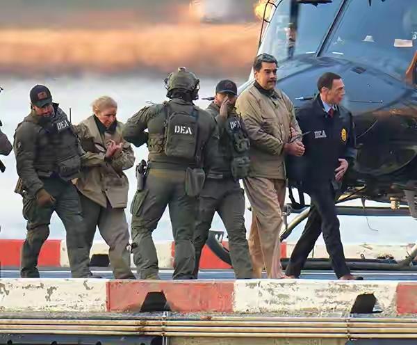 谁能想到？英媒《金融时报》直接刊文：特朗普早就偷偷羡慕中国！这位向来嘴硬的美国前