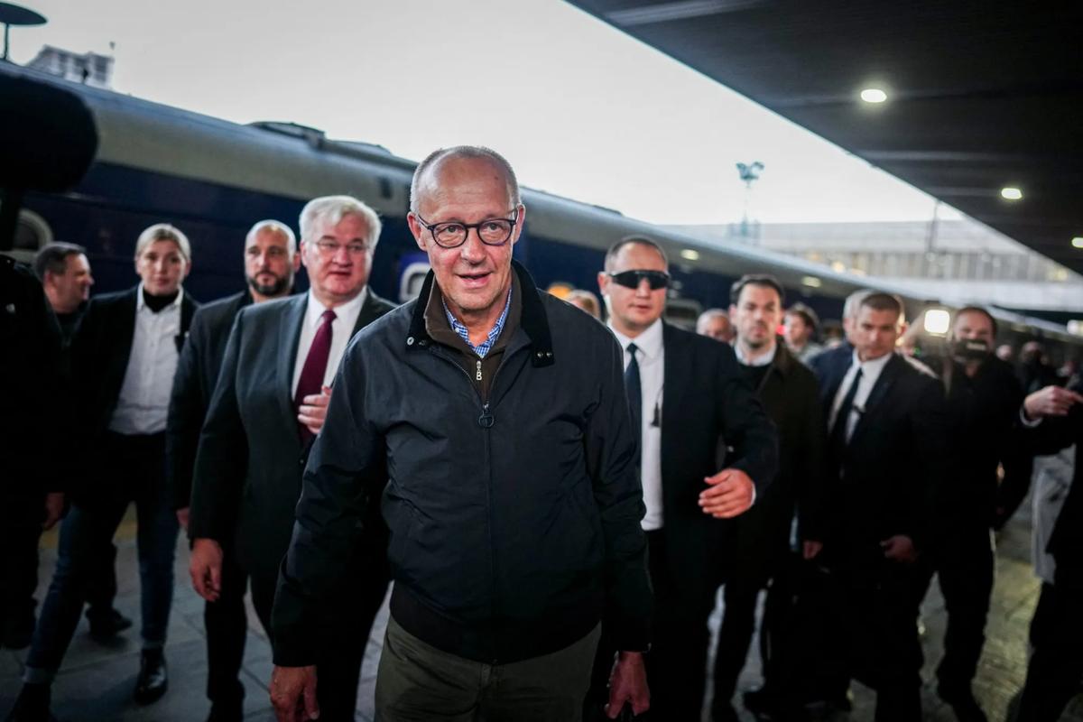 “默茨开始病急乱投医了！”最近德国地方选举，选择党连拿两个州的最高得票，左翼党拿