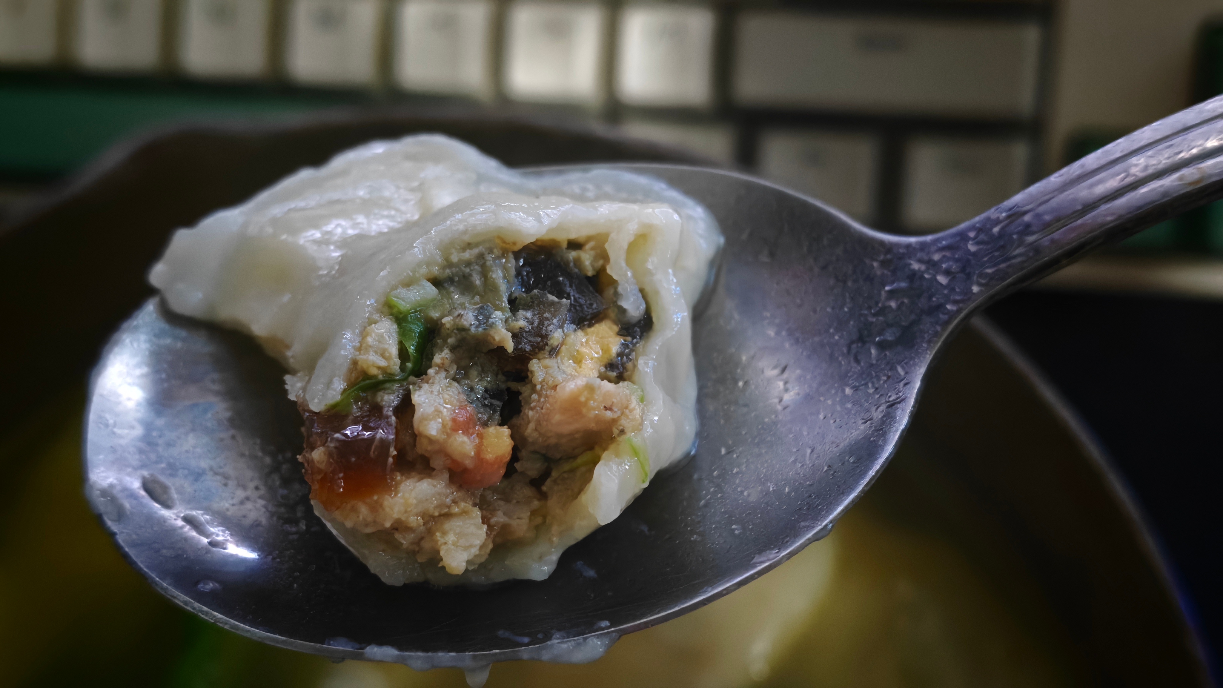 皮蛋猪肉番茄辣椒饺子吗？高低得尝尝 