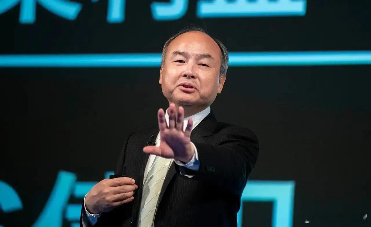 马斯克毫不留情地质疑孙正义的财力，直言他连100亿美元都拿不出。但孙正义的公司立
