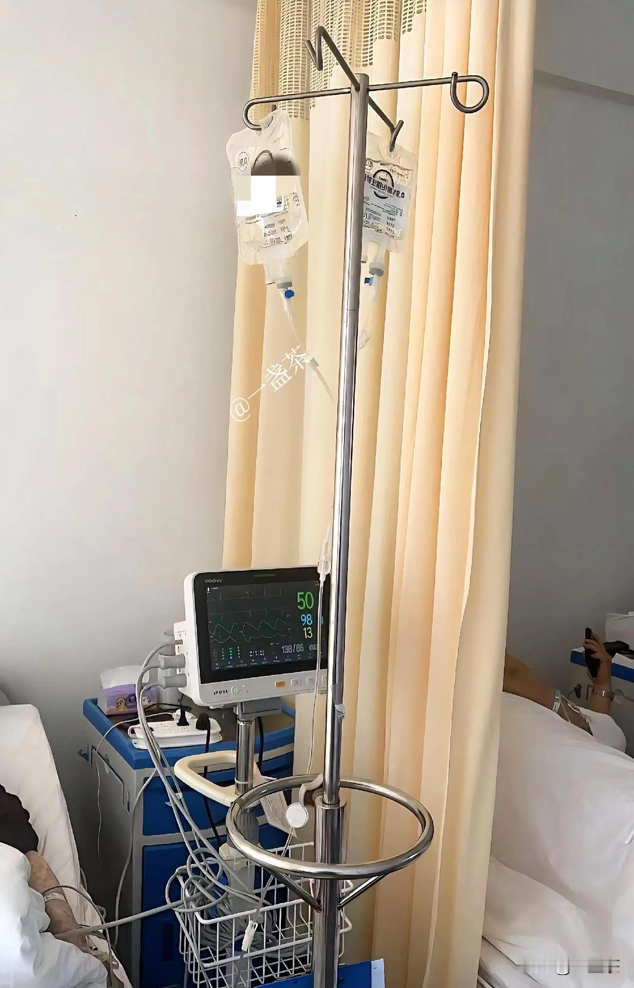 老头化疗回来今天明显感觉话少多了，浑身没劲整个人蔫蔫的没精打采，他跟我说:“真难