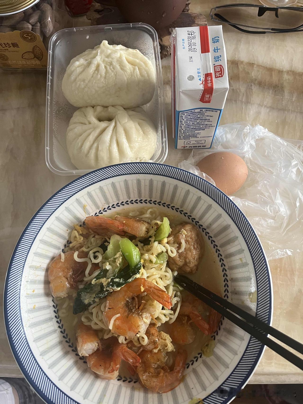 今早去体检。

前一阵收到社区通知单，让21号去寺前街旅游院区去体检，我算了一下