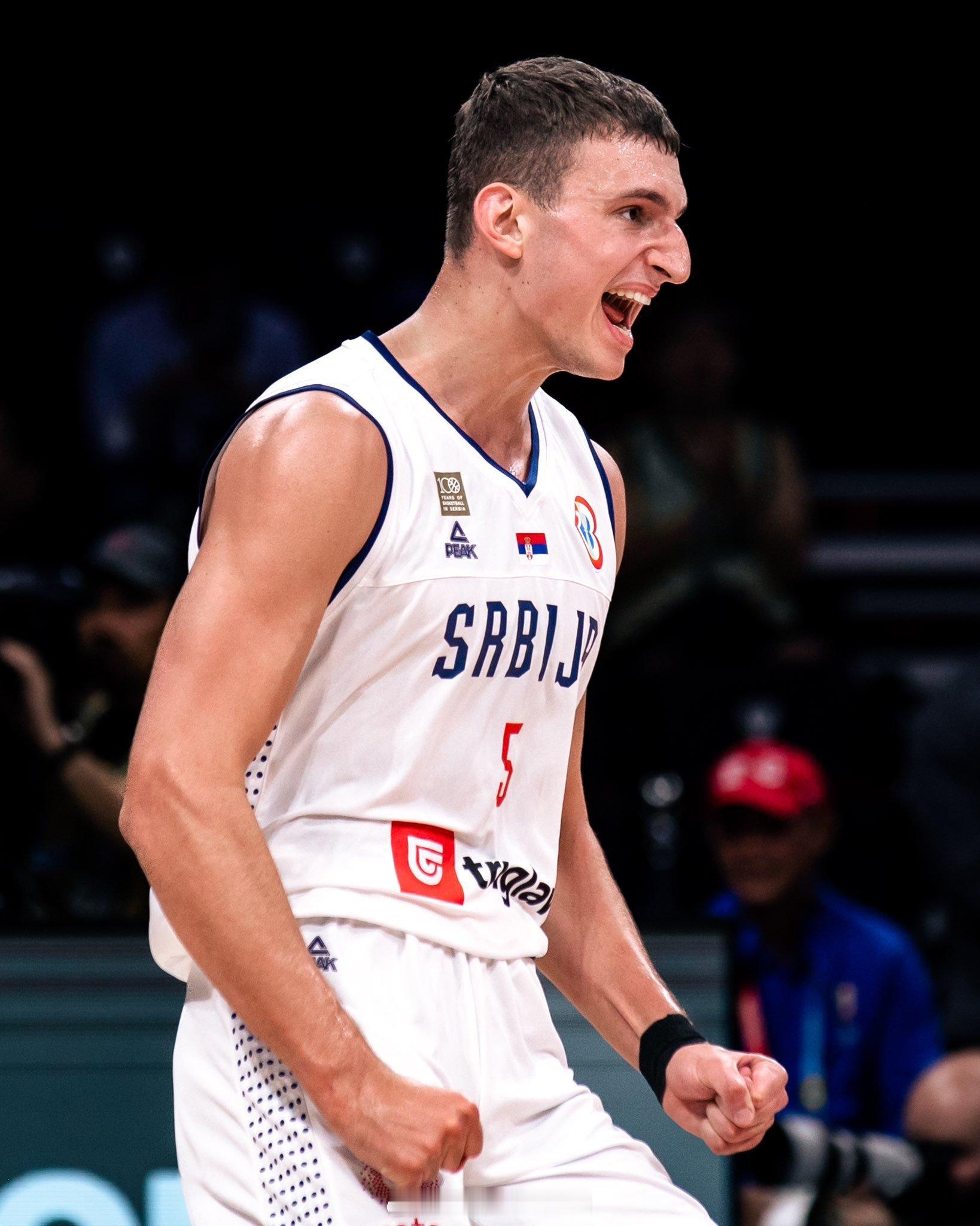 小约本场比赛完美发挥，100%命中率得到18分6篮板1助攻6/6 FG 🔥2/