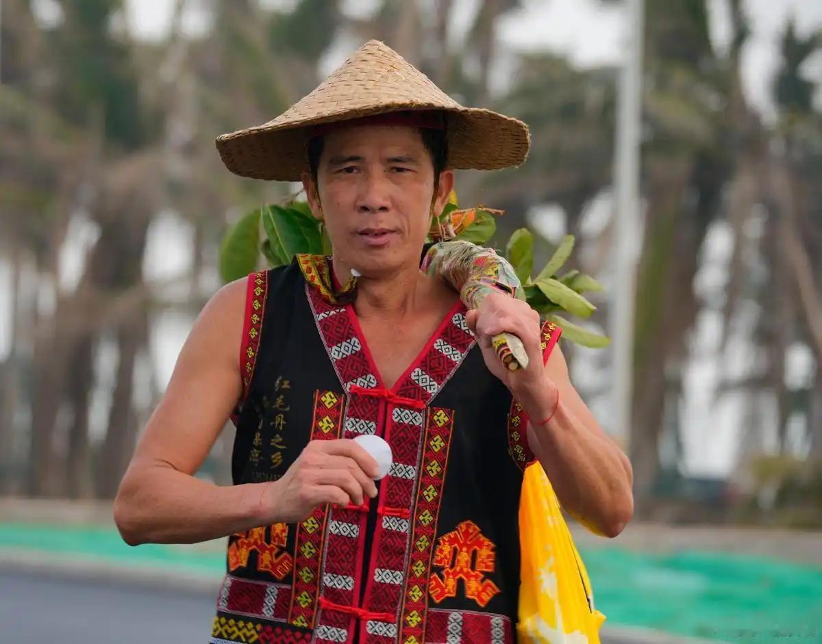 海南黎族苗族农村日渐富裕起来！
海南琼中，白沙，保亭等民族村庄，自古都是男人狩猎