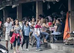 危险信号已经出现——菲律宾突然召回全部驻北京国防武官团队，彻底撤走了中菲两军前线