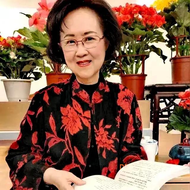 女人打死不能当小三！琼瑶之所以让后人诟病，评论毁誉参半，其实都是她爱的糊涂。跟林