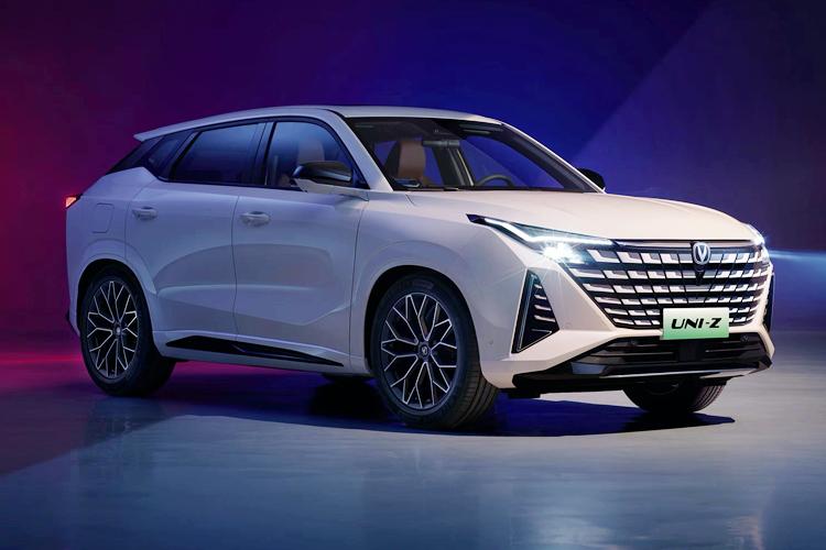 2024年2月2日，长安汽车发布UNI-Z官图，这是一款紧凑型SUV，将搭载长安