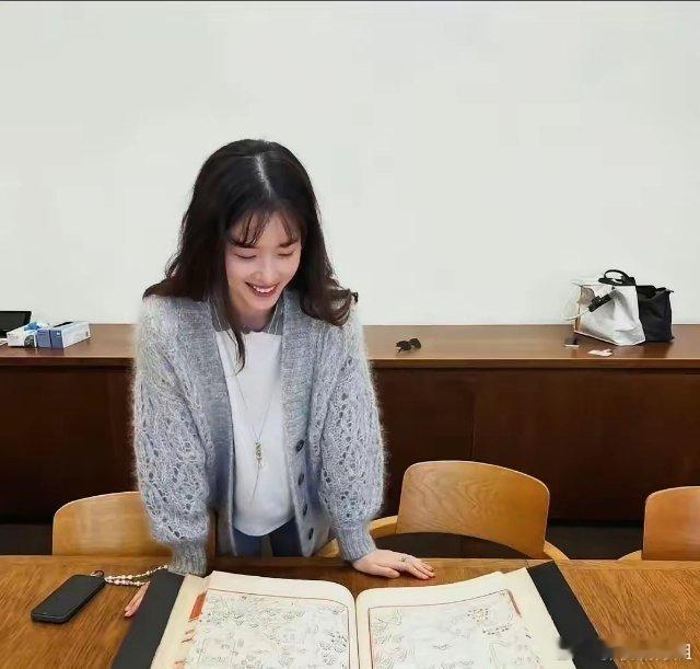 章泽天才30岁就有白发了！ ​​​