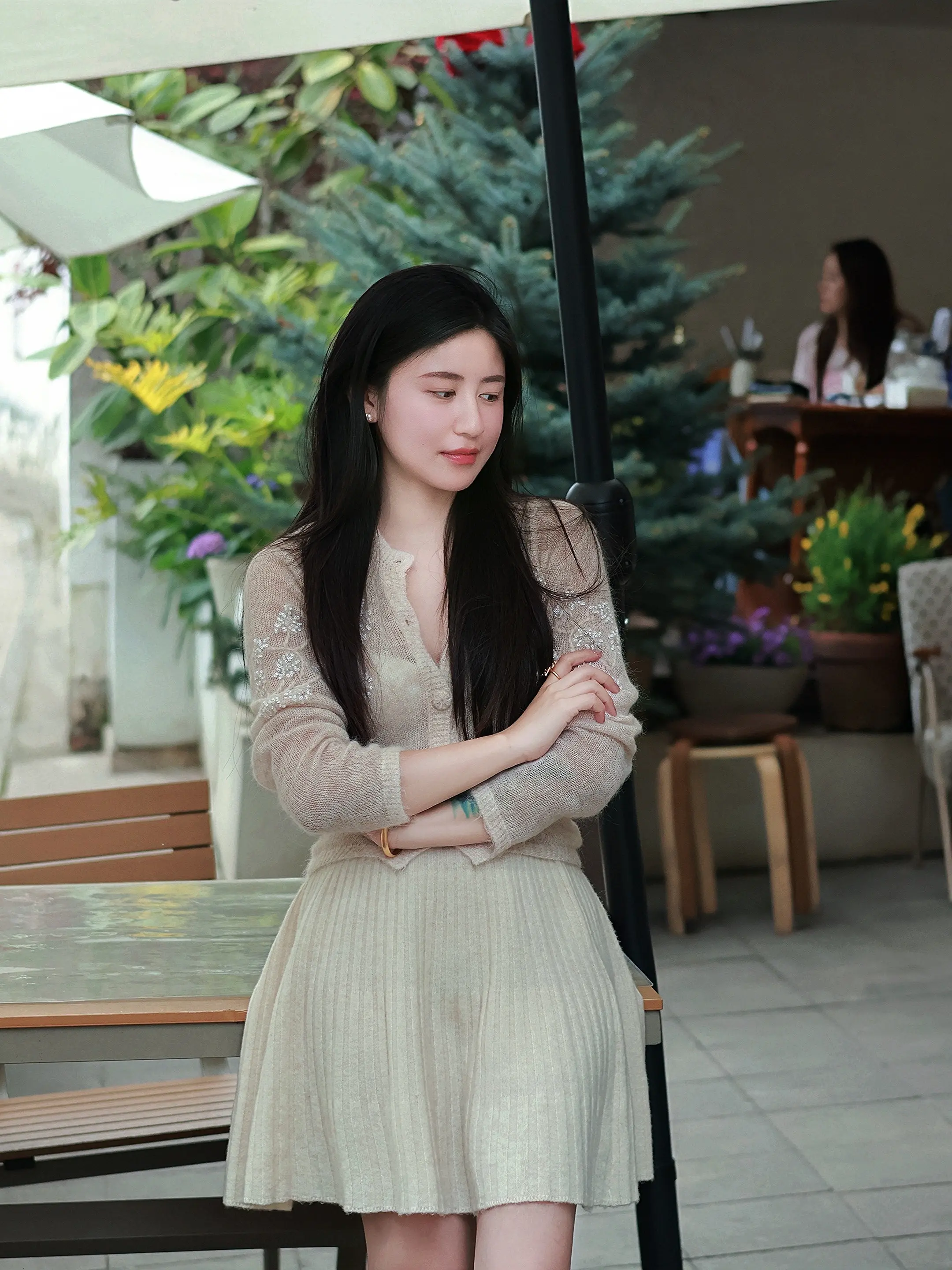 仿佛你只需轻轻看我一眼