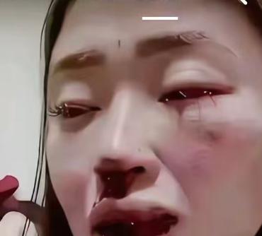 深圳姑娘柳薇，英国留学时跟印度男友汗卡迪谈恋爱，不顾父母以死相逼的阻拦，揣着17