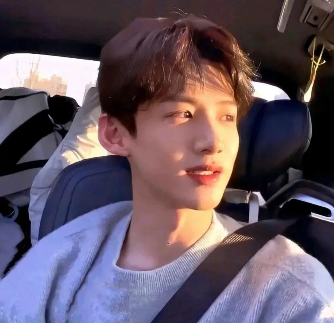 #难哄#在确定要翻拍的情况下，白敬亭和章若楠已经是非常不错的选择了。男演员既要台