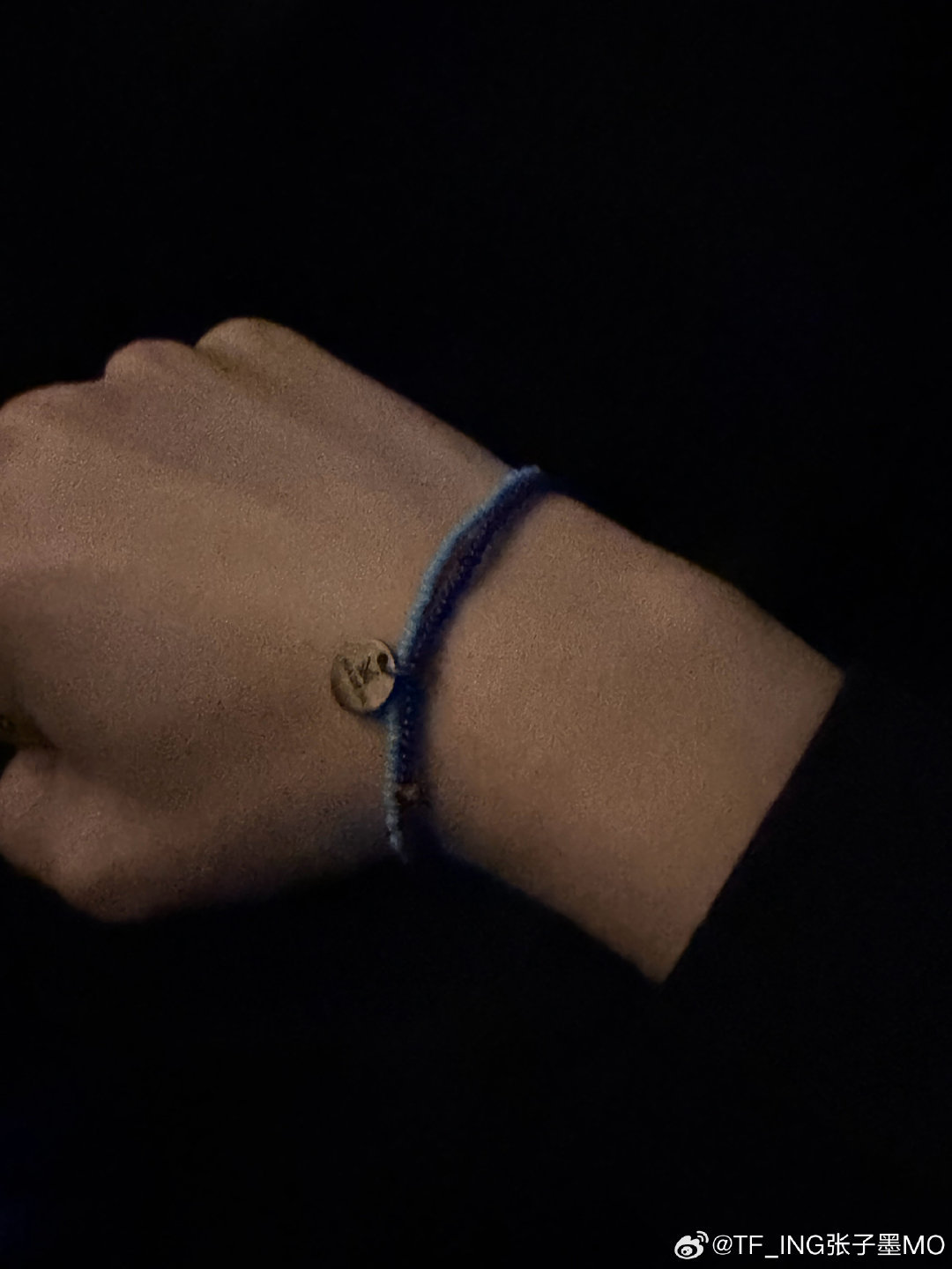 张子墨张子墨联合国难民署手链和张子墨一起愿每一片天空都只有星光！ 