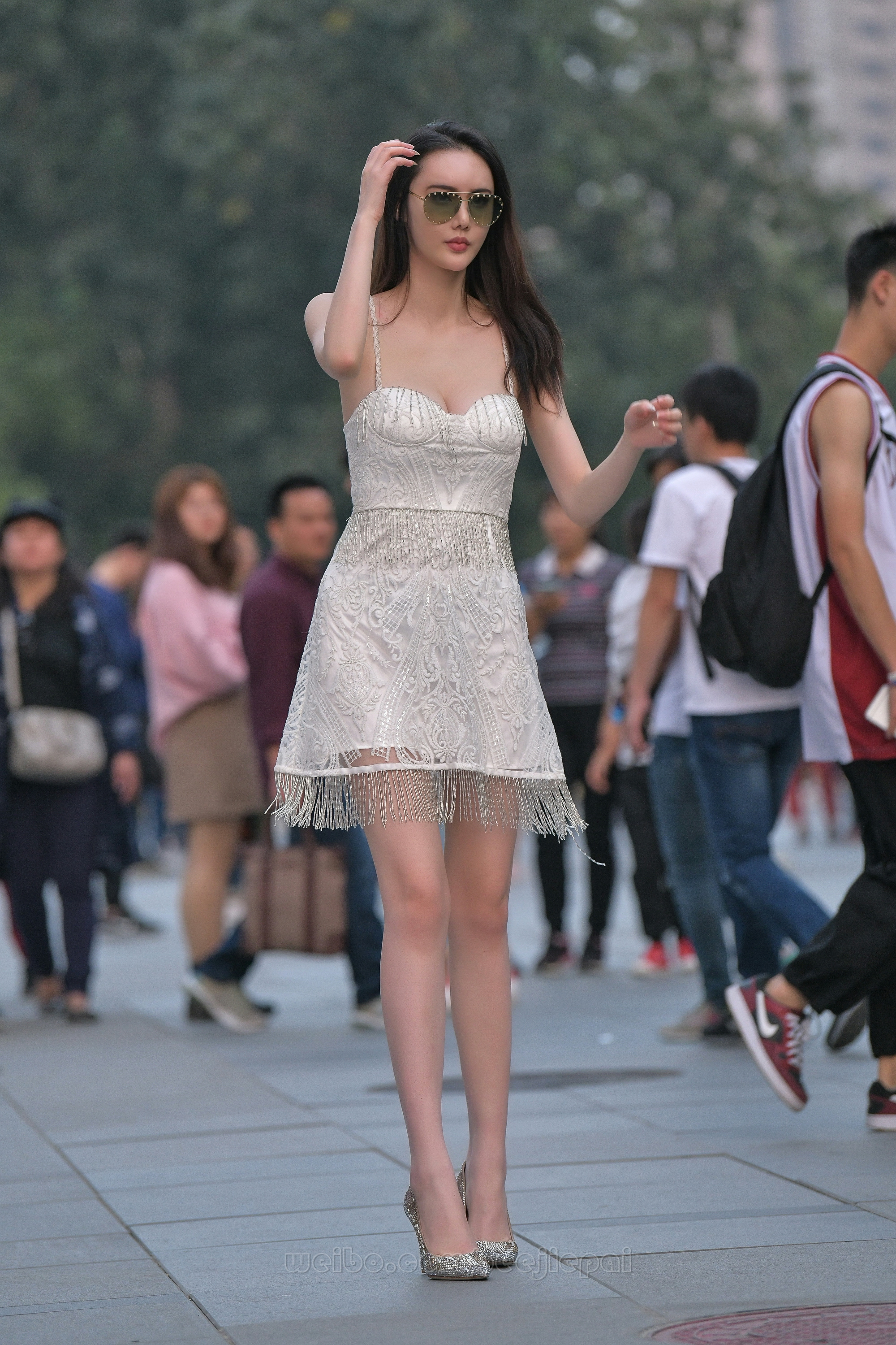 吊带白裙，超模气质~~ ​​​
