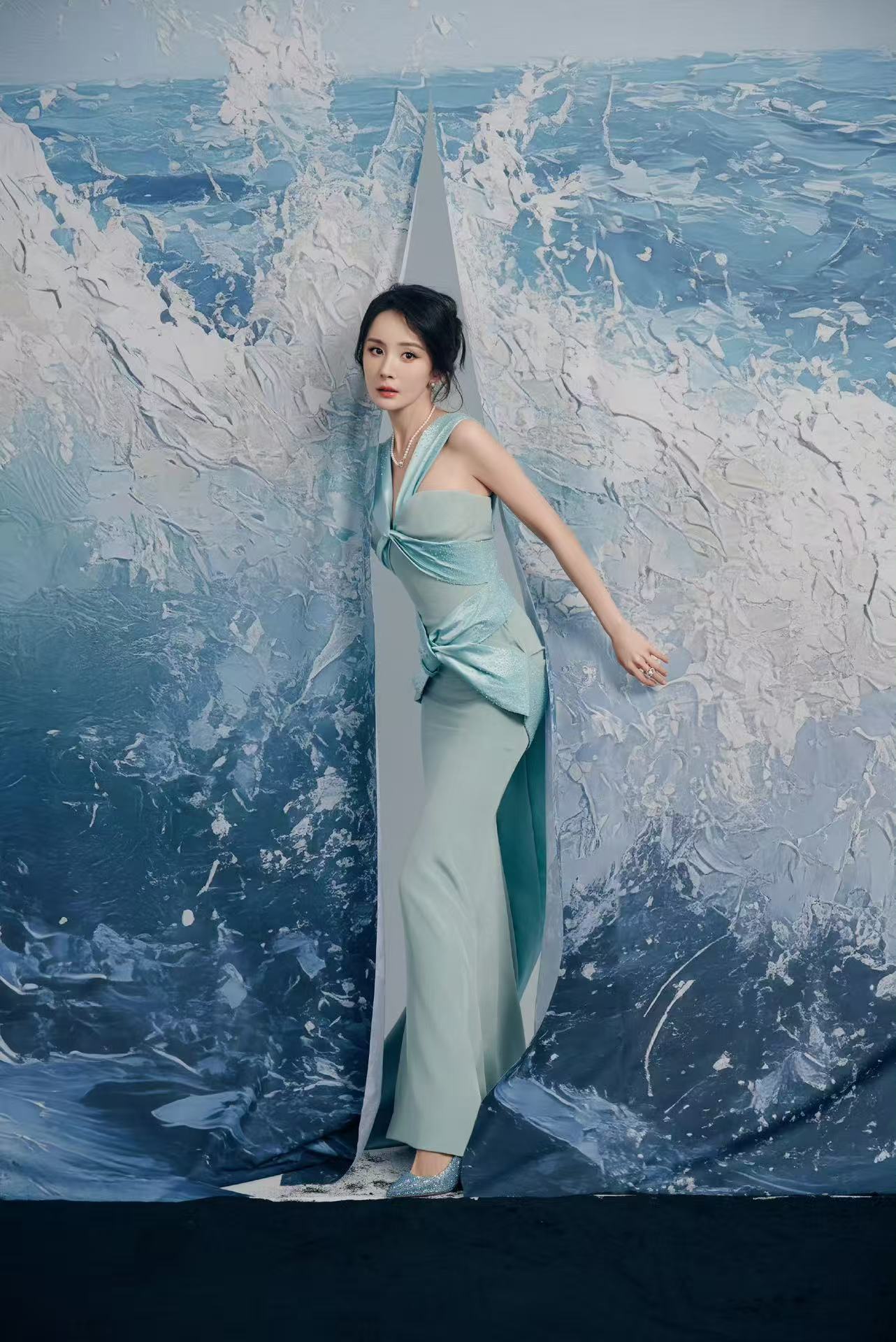 杨幂海浪漫过天际杨幂海浪蓝裙杨幂海浪蓝裙，姐美，[开学季] ​​​