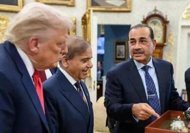 8票对4票！美众议院法案通过，特朗普大笔一挥，先废掉中方王炸

美国政府最近动作