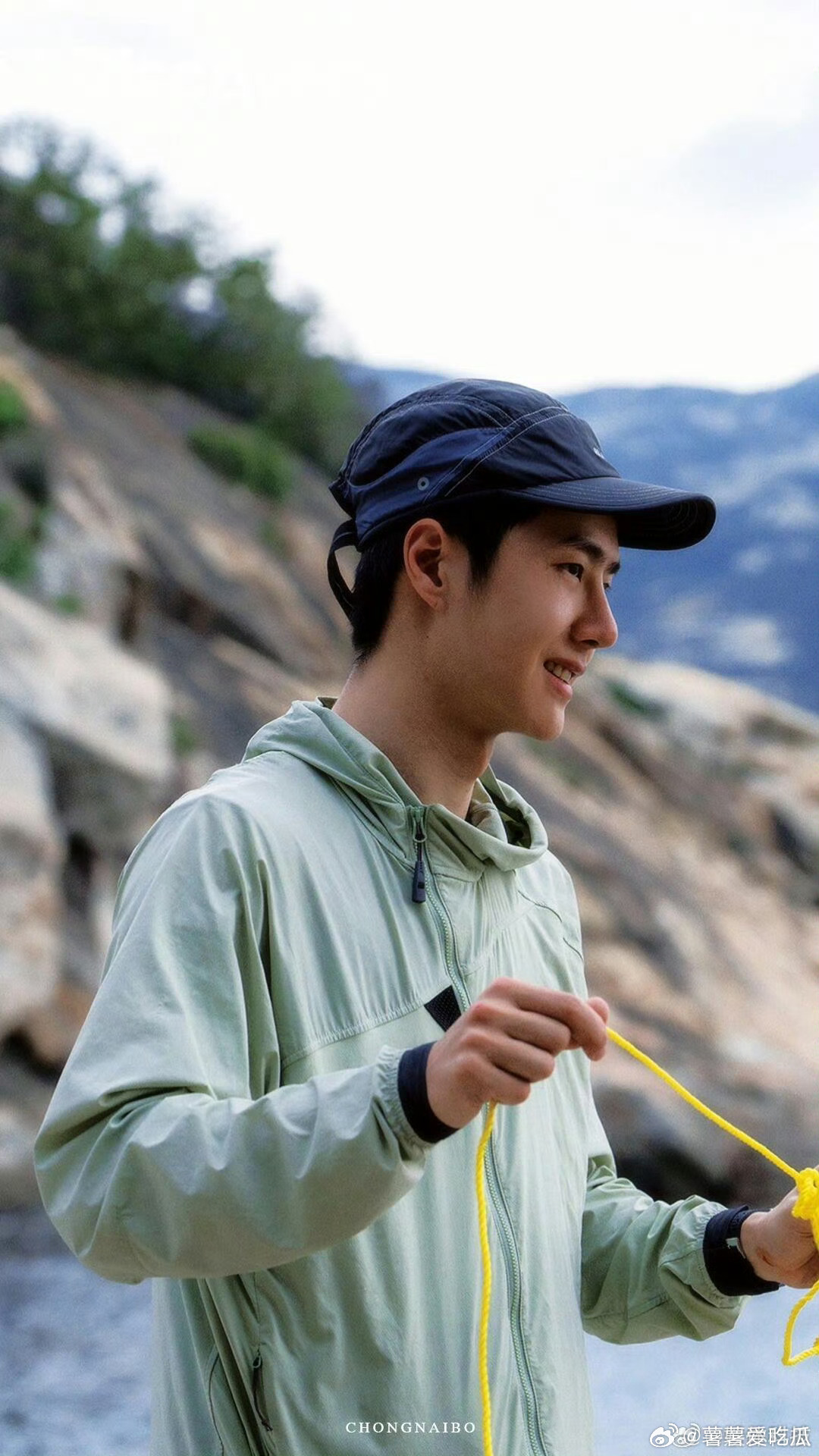 王一博 綦美合捡手机文学照进现实 