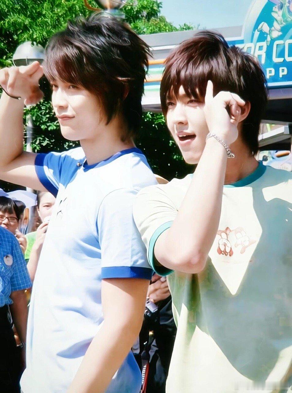 炎亚纶去汪东城的理发店做头发 谁懂啊，这波操作直接引爆讨论，网友都在猜会不会正面