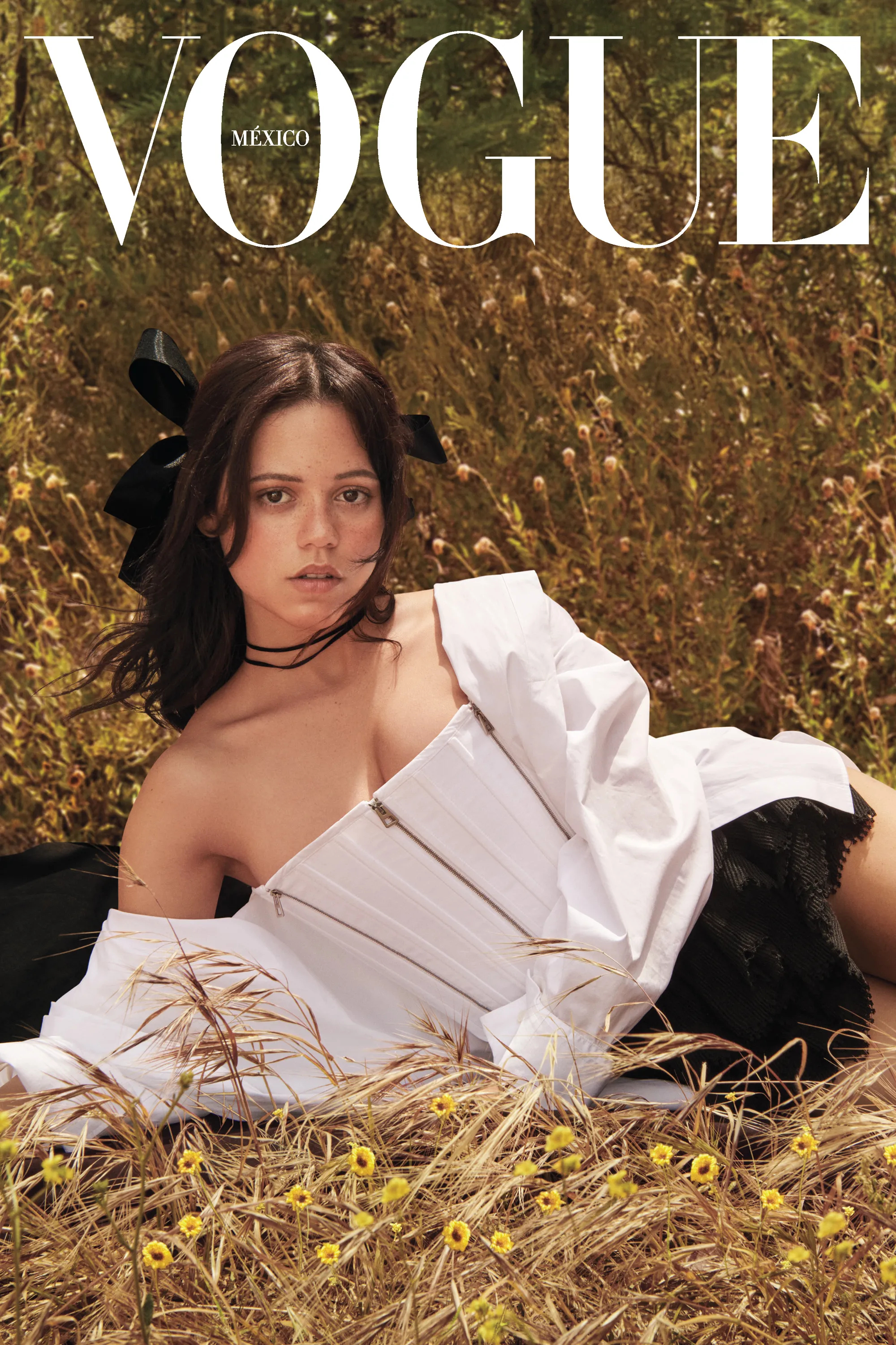 星期三珍娜奥尔特加性感登上墨西哥《VOGUE》金九刊封面及写真美图大赏！[爱你]