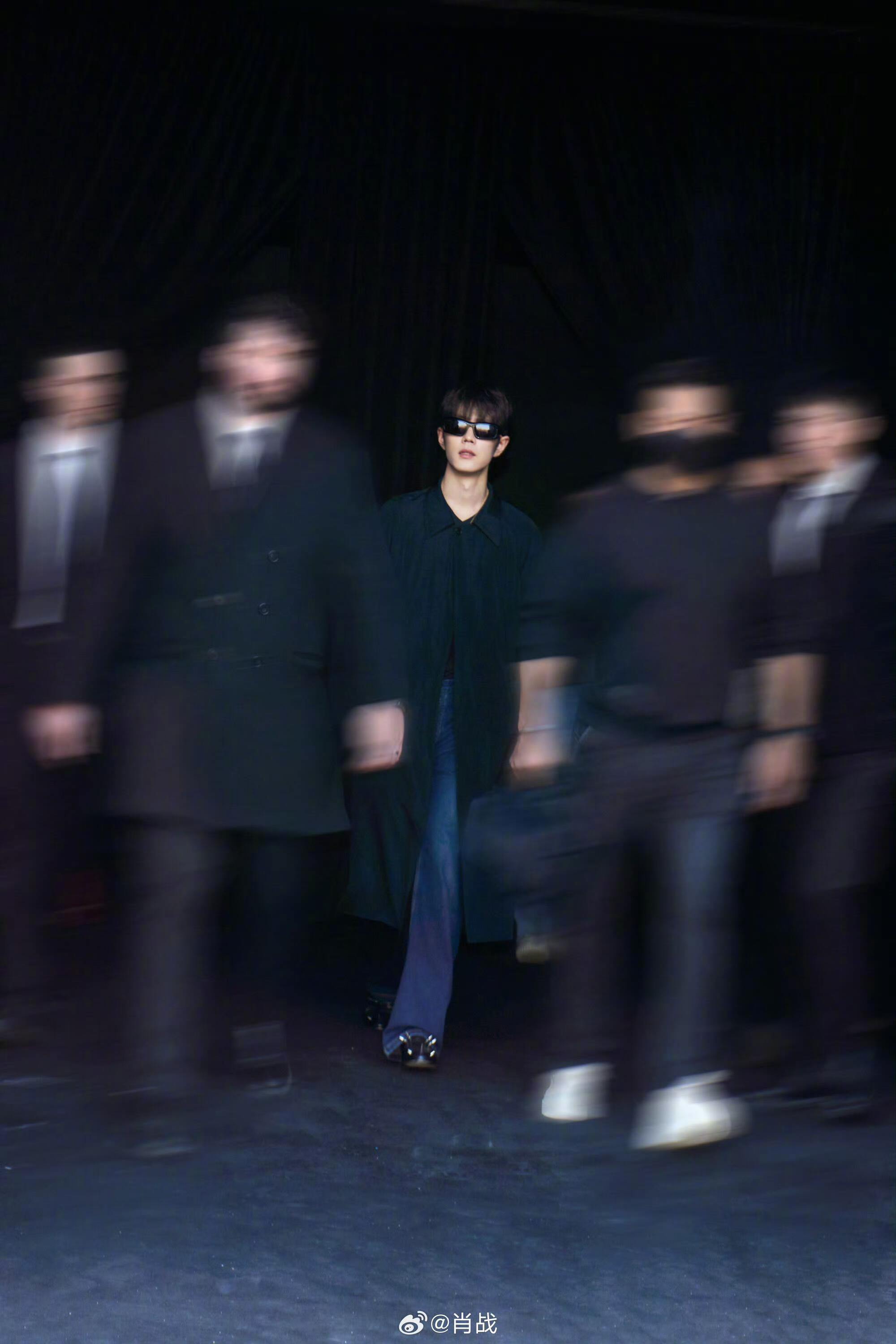 #咪咕星鲜事##肖战 顺产头#什么造型都能完美驾驭，巨星气场超吸睛！优越身高穿什