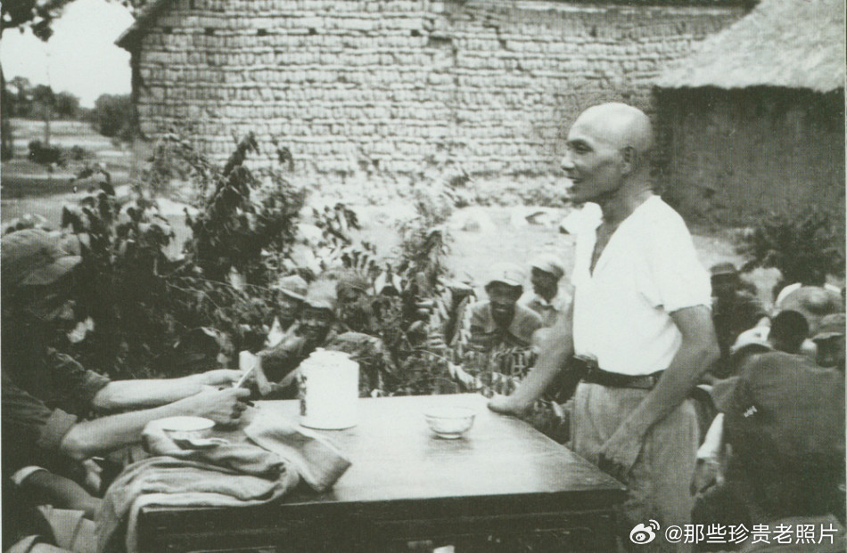 晋冀鲁豫野战军胜利到达大别山后，邓小平在干部大会上讲话，激励部队从战争全局出发，