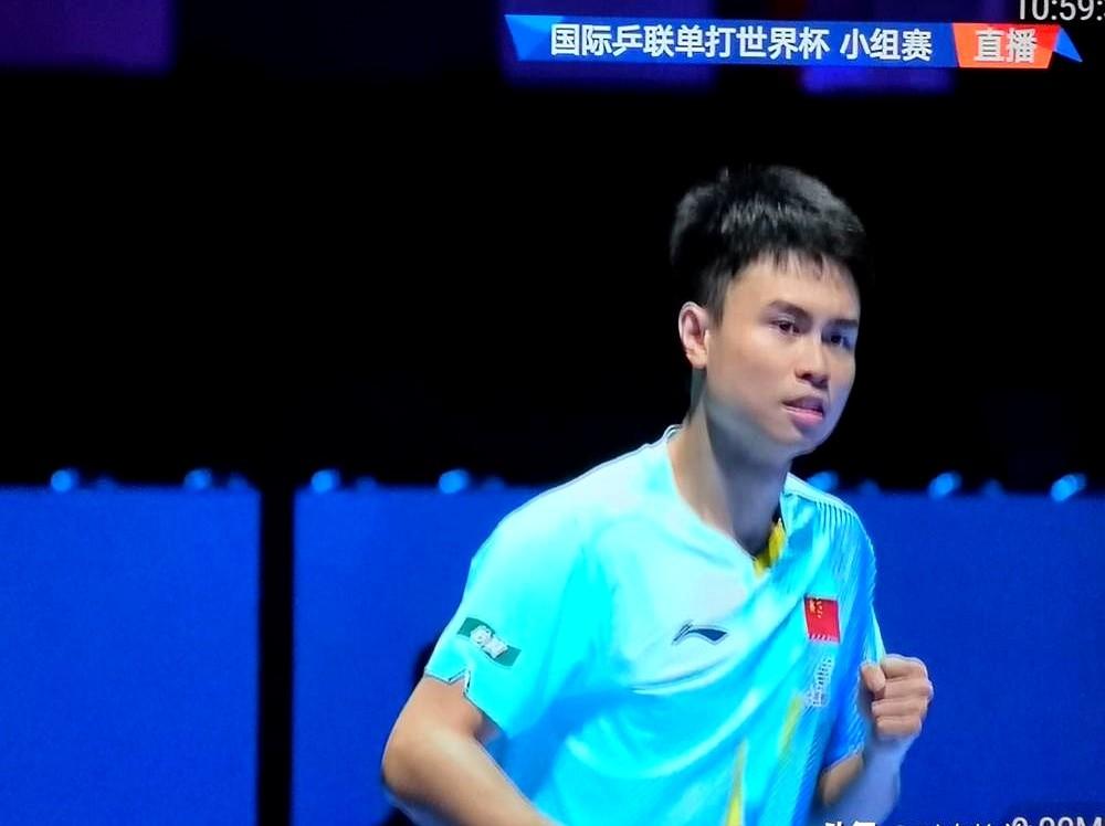 又有人说周启豪“掉链子”了。

澳门世界杯首轮，他碰上16岁的日本小将川上流星。