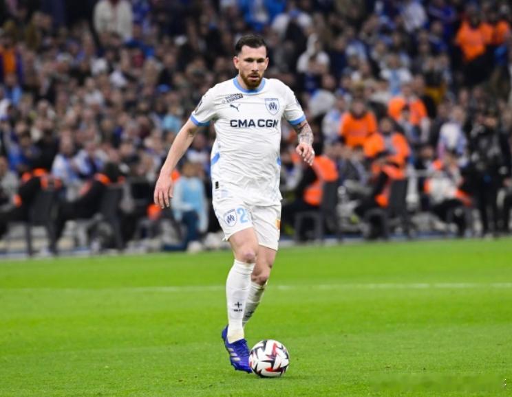 《队报》援引官方消息，马赛后腰霍伊别尔将因停赛将缺席法国杯对阵图卢兹的比赛。马赛