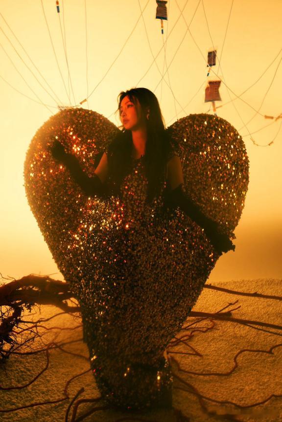 独立音乐人KIAH巡演今日上海启幕 首专《女口》展现多元魅力 本次巡演被KIAH