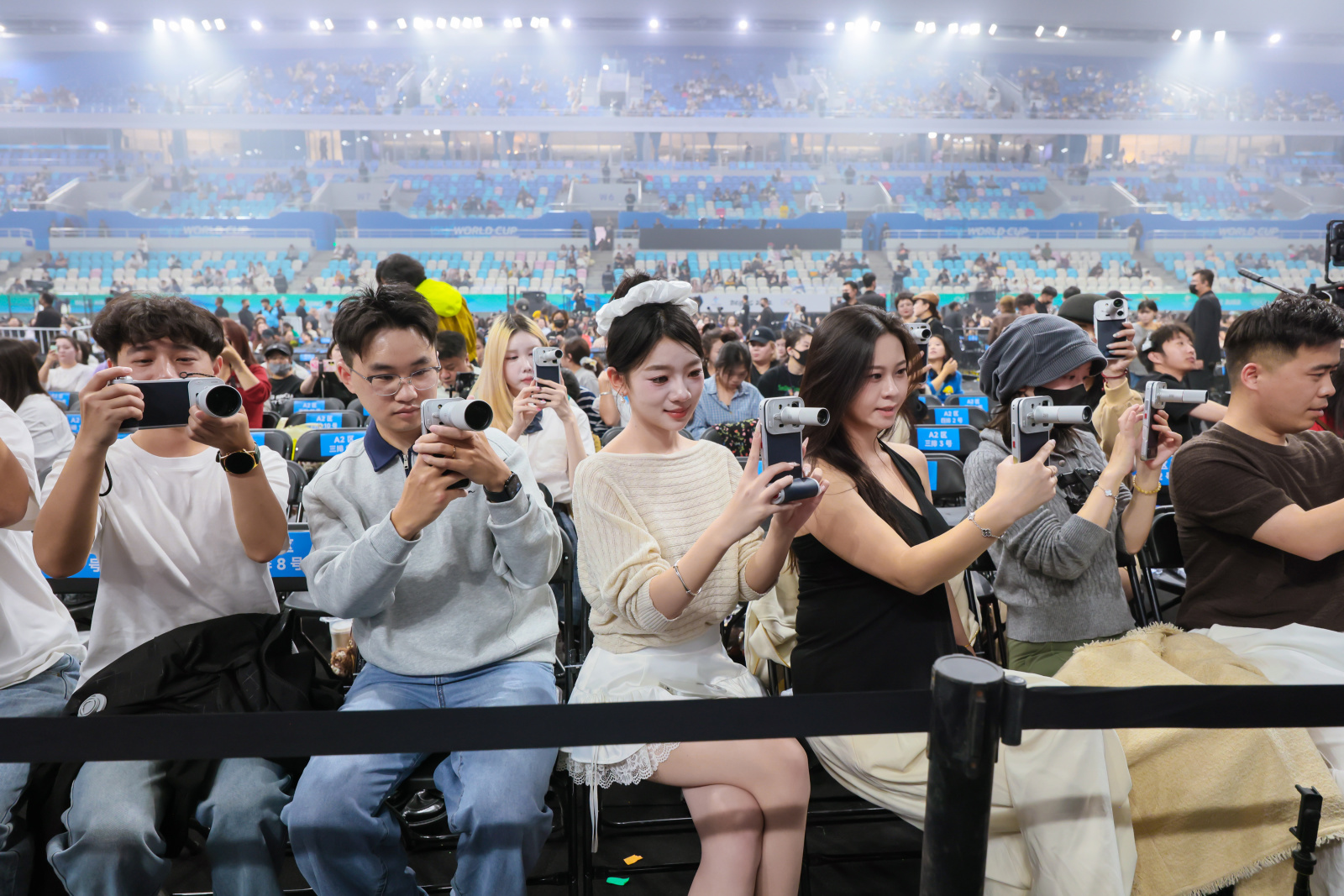 新一代演唱会神器啊，荣耀Magic9 Pro Max加上增距镜确实出片啊！放两张