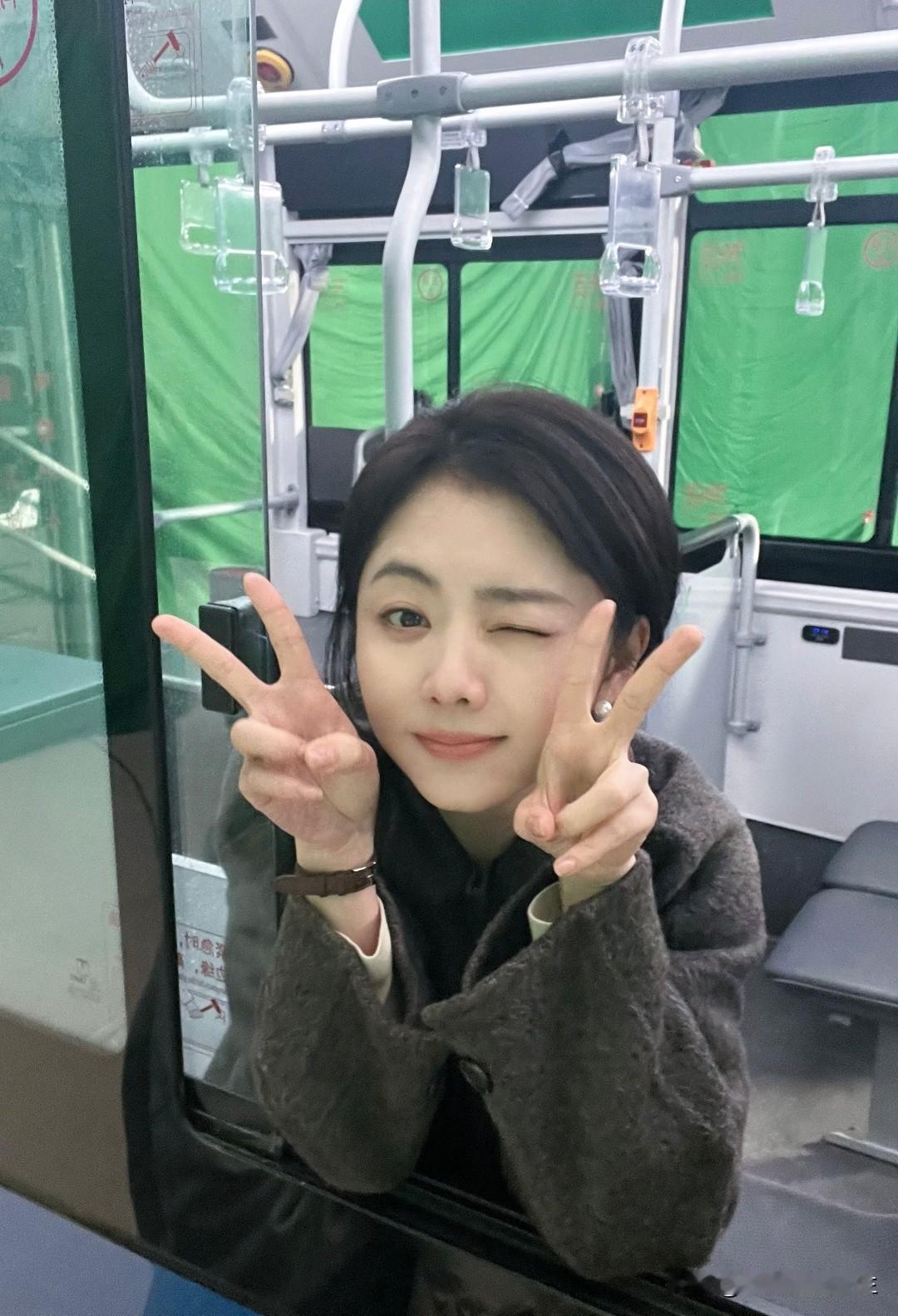 好萌呀松韵，小圆圆脸太稀罕人啦松韵好美 明星 🌸🌸🌸